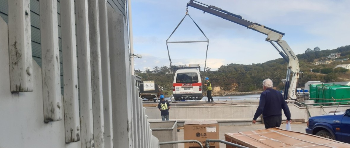 Stewart Island van on barge 274 a